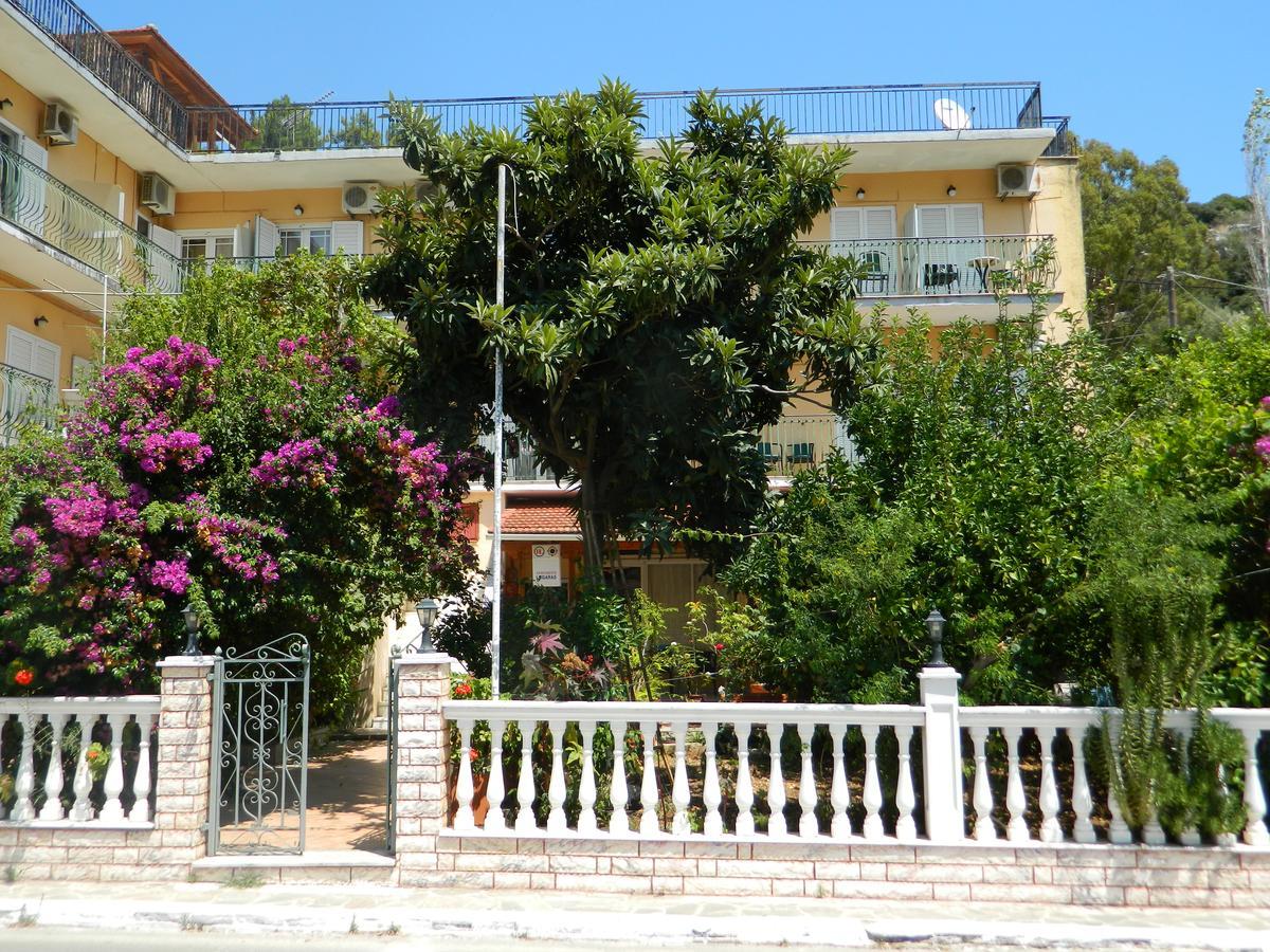 Logara'S Apartments Agia Efimia Eksteriør billede
